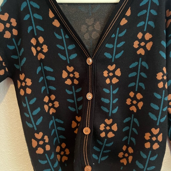 Elegant Floral Black and Orange Cardigan - Picture 3 of 3